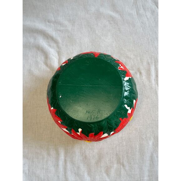 Christmas Poinsettia Pottery Decoration/Bowl/Dish Signed M.G.H. 1976, Holiday - Picture 9 of 9